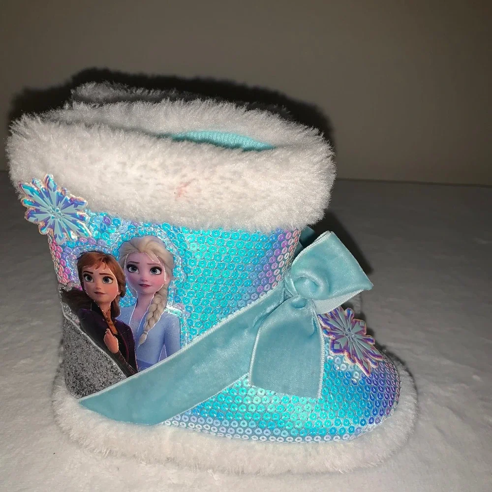 Disney frozen Elsa Anna faux fur booties‎ kids size 5 - 6 white blue